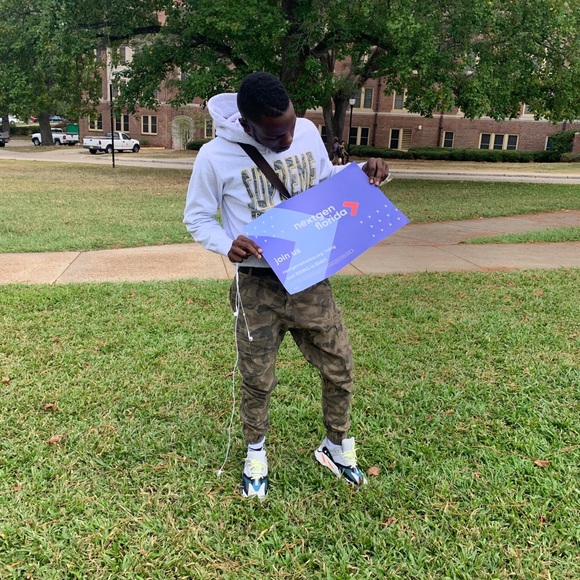 Meet your stylish Sneakerhead, Rjay - Picture 6 of 6